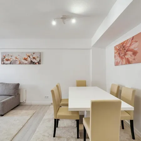 Apartment Hostwise - Bright & Family Flat In Paco De Arcos Lisbon
